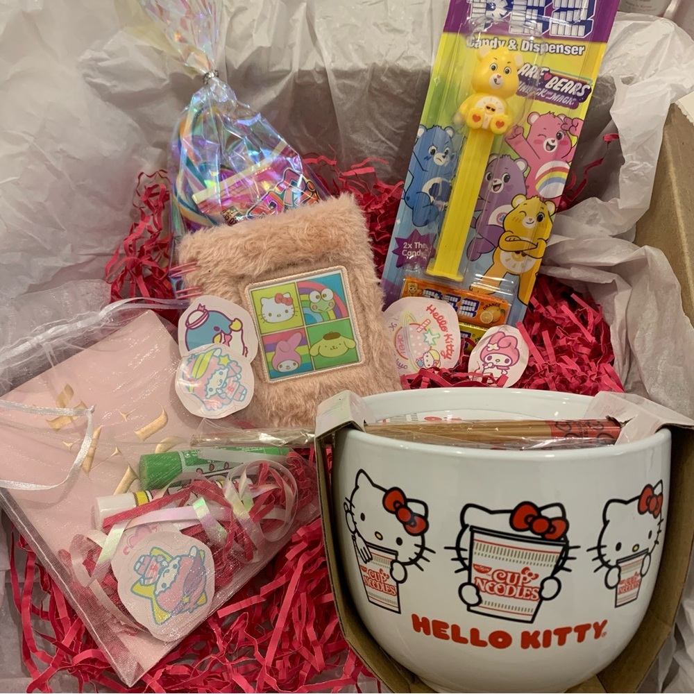 NEW 🥰 Sanrio Bundle